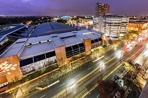 Oaks Adelaide Embassy Suites