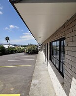 Bk's Pohutukawa Lodge