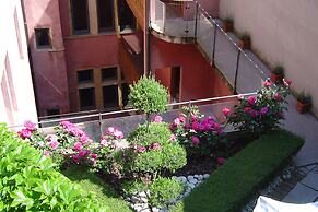 Cour des Loges Lyon, A Radisson Collection Hotel