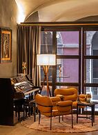 Cour des Loges Lyon, A Radisson Collection Hotel
