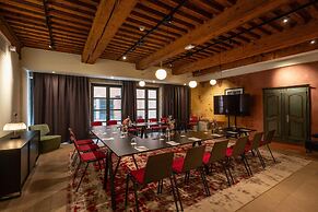 Cour des Loges Lyon, A Radisson Collection Hotel