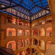 Cour des Loges Lyon, A Radisson Collection Hotel