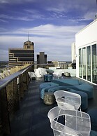 Hu. Hotel