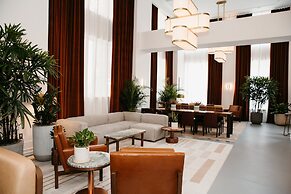 Hu. Hotel