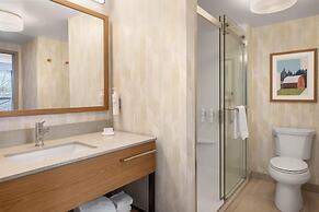 Hampton Inn & Suites by Hilton Langley-Surrey
