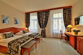 Hotel Carlton