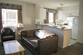 Banff Boundary Lodge