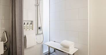 Hotel Indigo Melbourne on Flinders by IHG