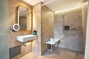 Crowne Plaza Melbourne by IHG