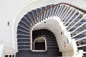 Rose Court Hotel