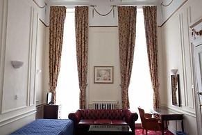 Rose Court Hotel