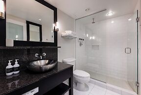 OPUS Hotel Vancouver