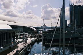 Metro Apartments on Darling Harbour - Sydney