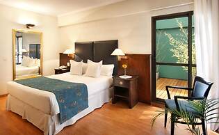 Dolmen Hotel