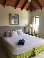 Coconut Court Beach Hotel
