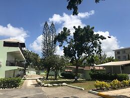 Coconut Court Beach Hotel