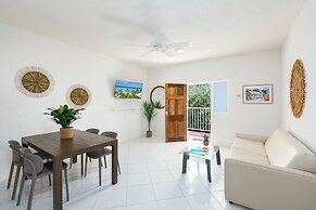 Coconut Court Beach Hotel