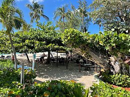 Coconut Court Beach Hotel