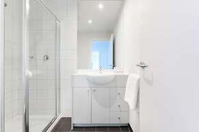Adina Apartment Hotel Melbourne on Flinders