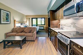 Blackcomb Lodge