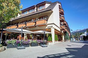 Blackcomb Lodge