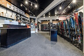 Blackcomb Lodge