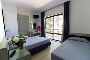 Club Hotel
