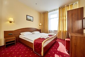 Rossiya Hotel