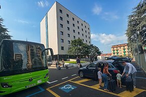 Acca Sporting Hotel