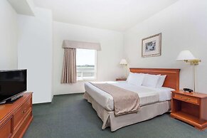 Super 8 by Wyndham Dauphin