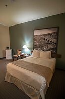 Super 8 by Wyndham Dauphin