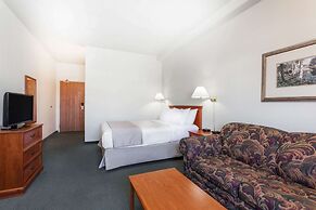 Super 8 by Wyndham Dauphin