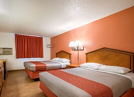 Motel 6 Albert Lea, MN