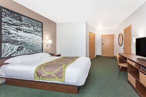 Super 8 by Wyndham Kenora