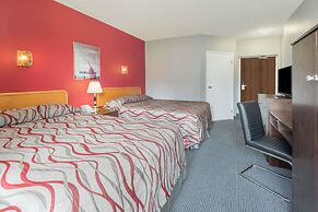 Super 8 by Wyndham Mt Hope Hamilton Intl Arpt ON