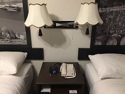 Super 8 by Wyndham Kelowna BC