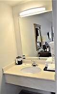 Super 8 by Wyndham Kelowna BC
