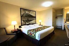 Super 8 by Wyndham Kelowna BC