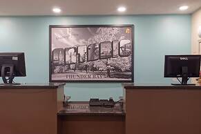 Super 8 by Wyndham Thunder Bay