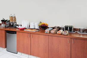 Super 8 by Wyndham Edmonton/West