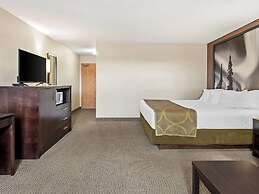 Super 8 by Wyndham Meadow Lake