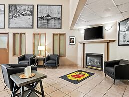 Super 8 by Wyndham Meadow Lake