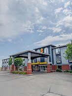Super 8 by Wyndham High River AB