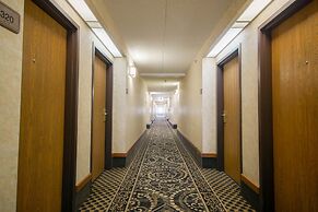 Humphry Inn & Suites