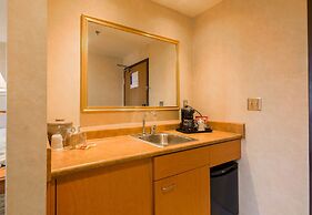 Humphry Inn & Suites