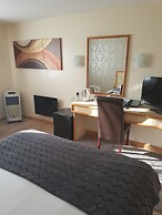 Travel Plaza Hotel