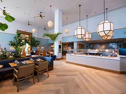 Signia by Hilton Diplomat Beach Resort