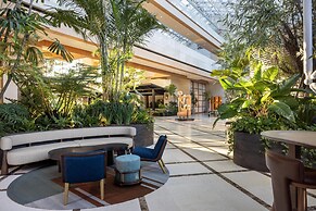 Signia by Hilton Diplomat Beach Resort
