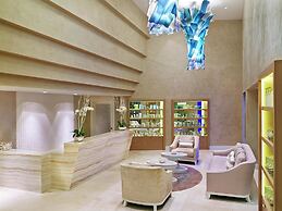Signia by Hilton Diplomat Beach Resort