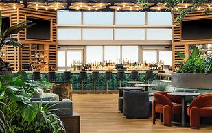 Signia by Hilton Diplomat Beach Resort